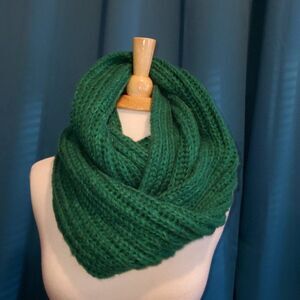 Red & Forest Green Infinity Scarf & Chunky Knit scarf – Holiday Ready!  2 for 1